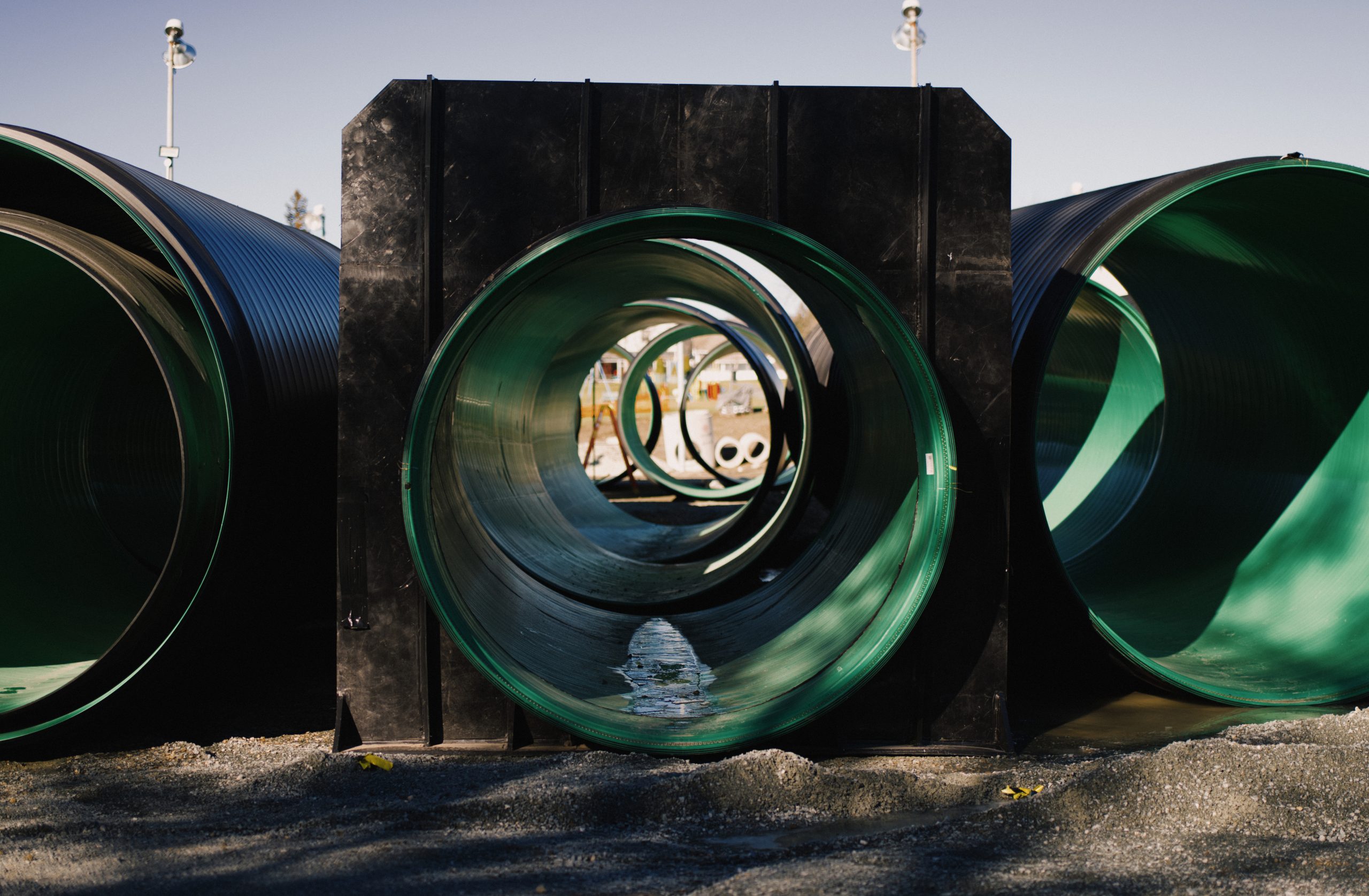 Underground stormwater retention system designed to control peak flows and manage stormwater runoff
